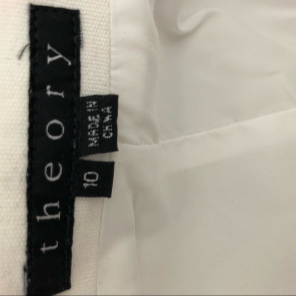 Theory cotton blend classic style blazer
8087 - Picture 5 of 6